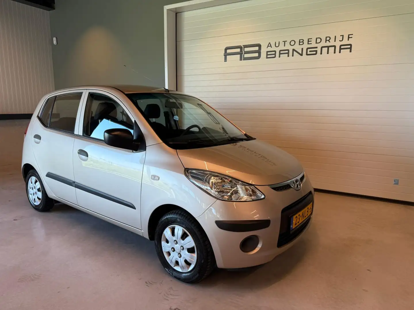 Hyundai i10 1.1i 5-DEURS ACTIVE-uitv/STUURBEKRACHTIGING/CD/MP3 bež - 2
