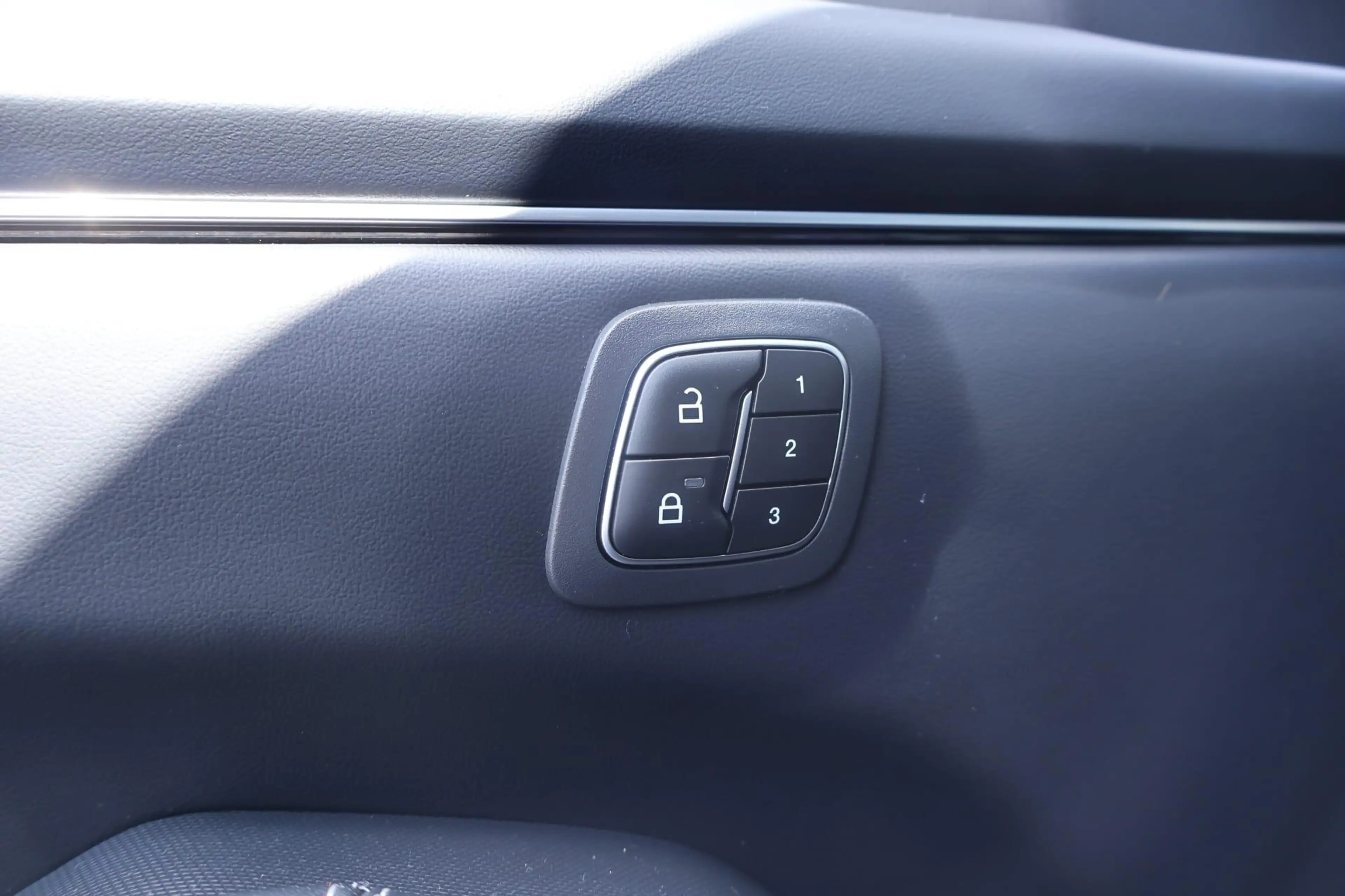 Ford Mustang Mach-E Standard RWD 73 kWh | Panorama | Adaptive Cruise | — photo 11