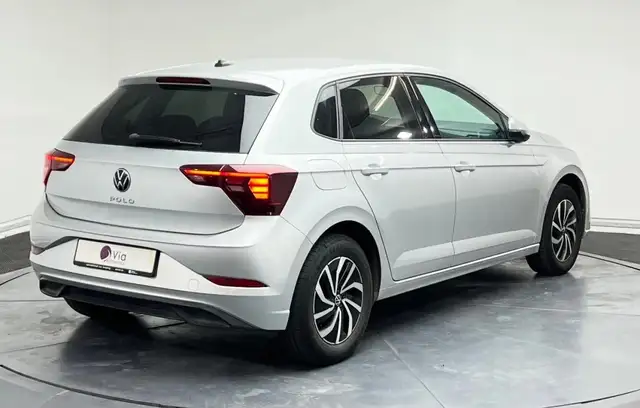 Volkswagen Polo view 5