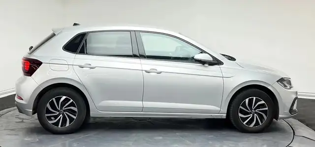 Volkswagen Polo view 4
