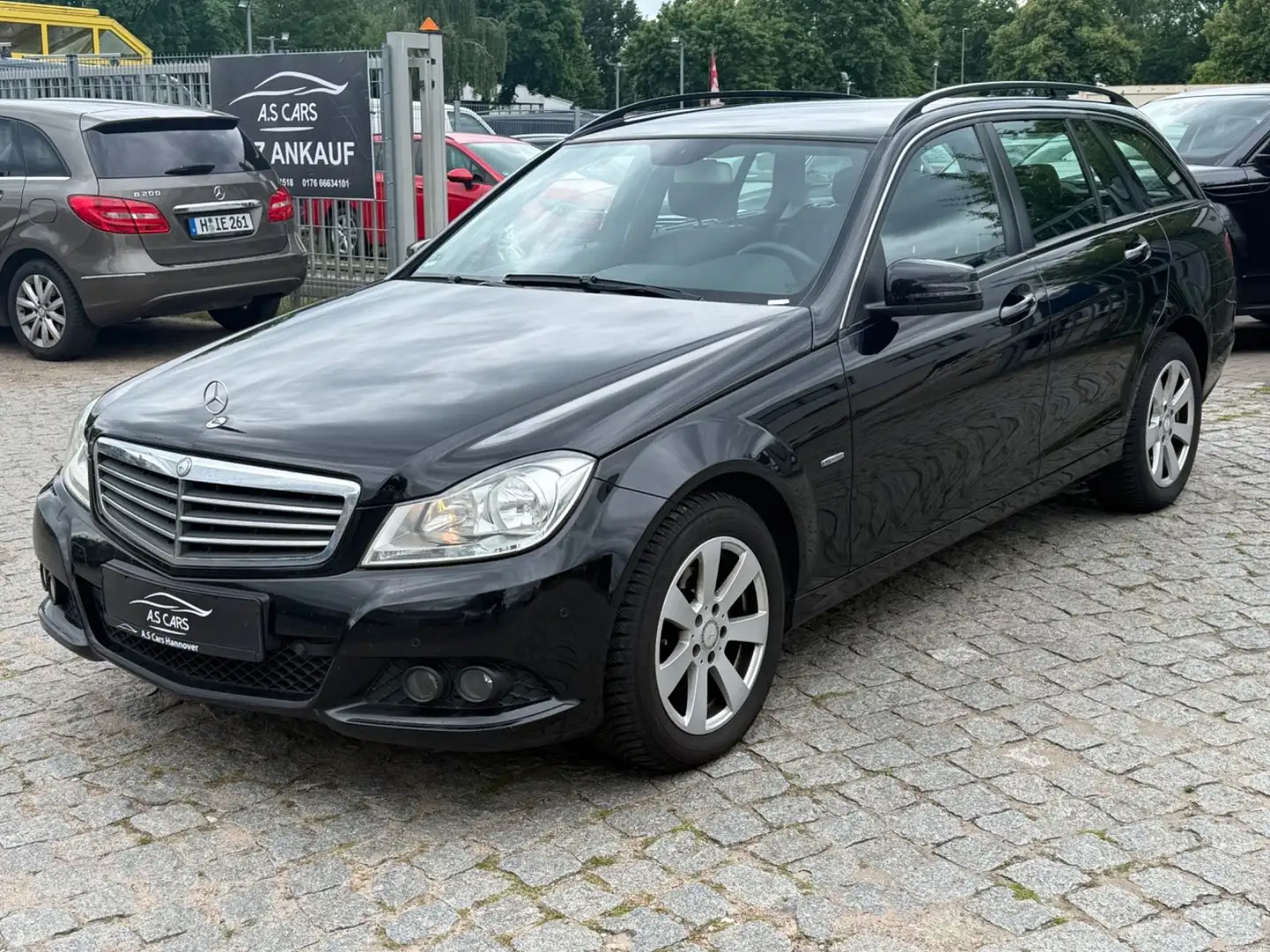 Mercedes-Benz C 200 T CDI BlueEfficiency* Černá - 2