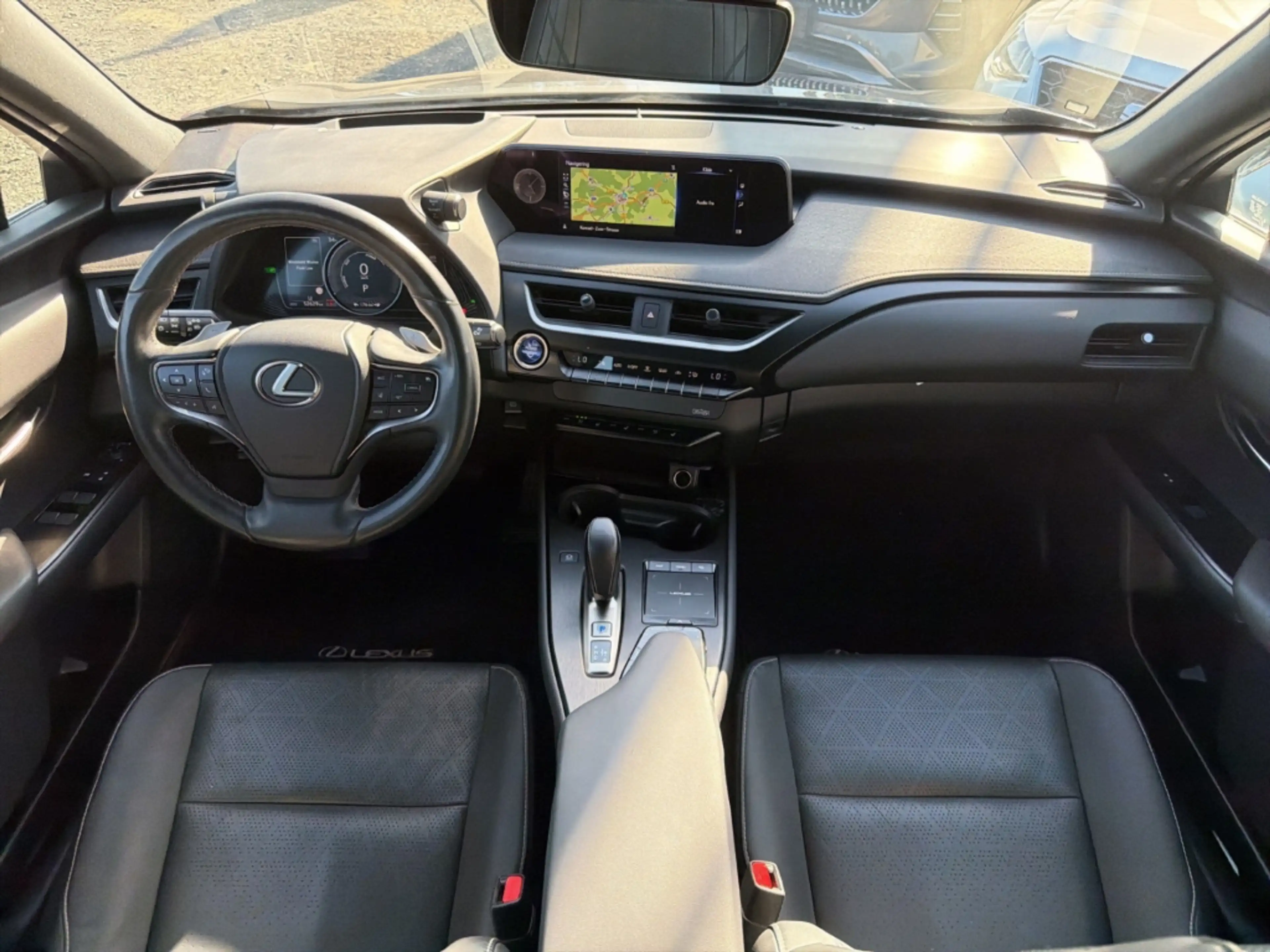 Lexus UX 300e Luxury Head-Up Kamera Navi Leder Sitzklima — photo 9