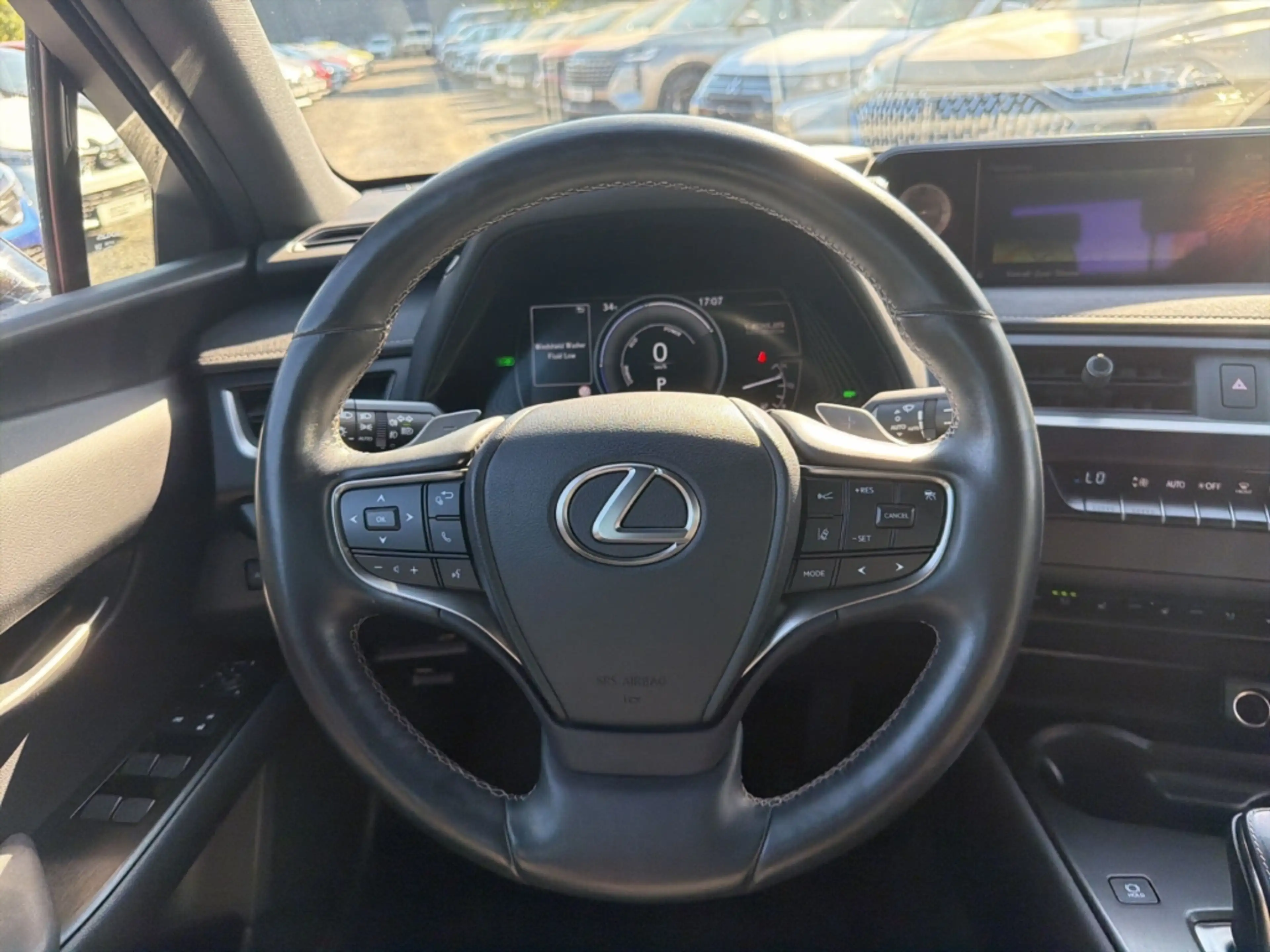 Lexus UX 300e Luxury Head-Up Kamera Navi Leder Sitzklima — photo 11