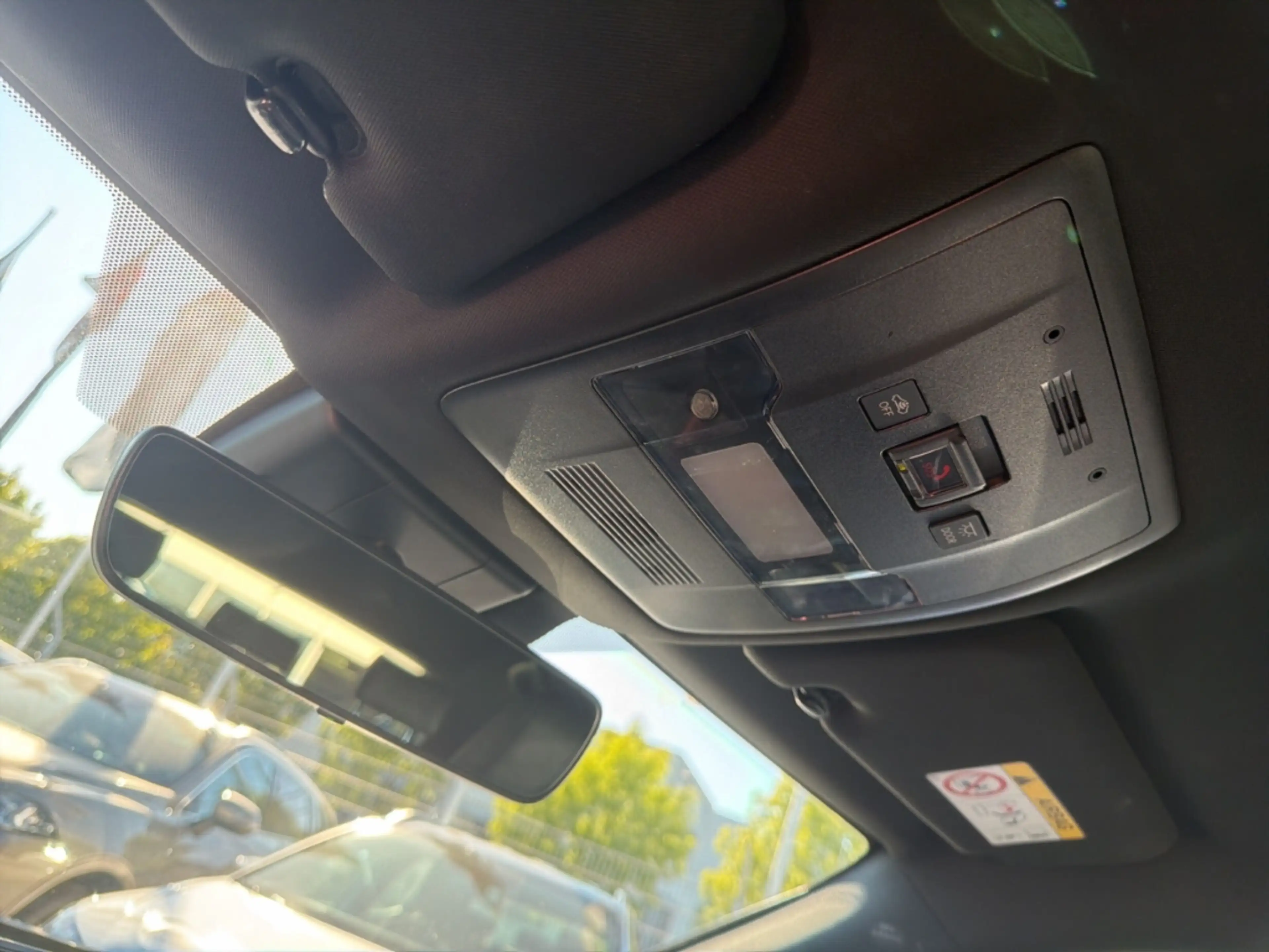 Lexus UX 300e Luxury Head-Up Kamera Navi Leder Sitzklima — photo 21