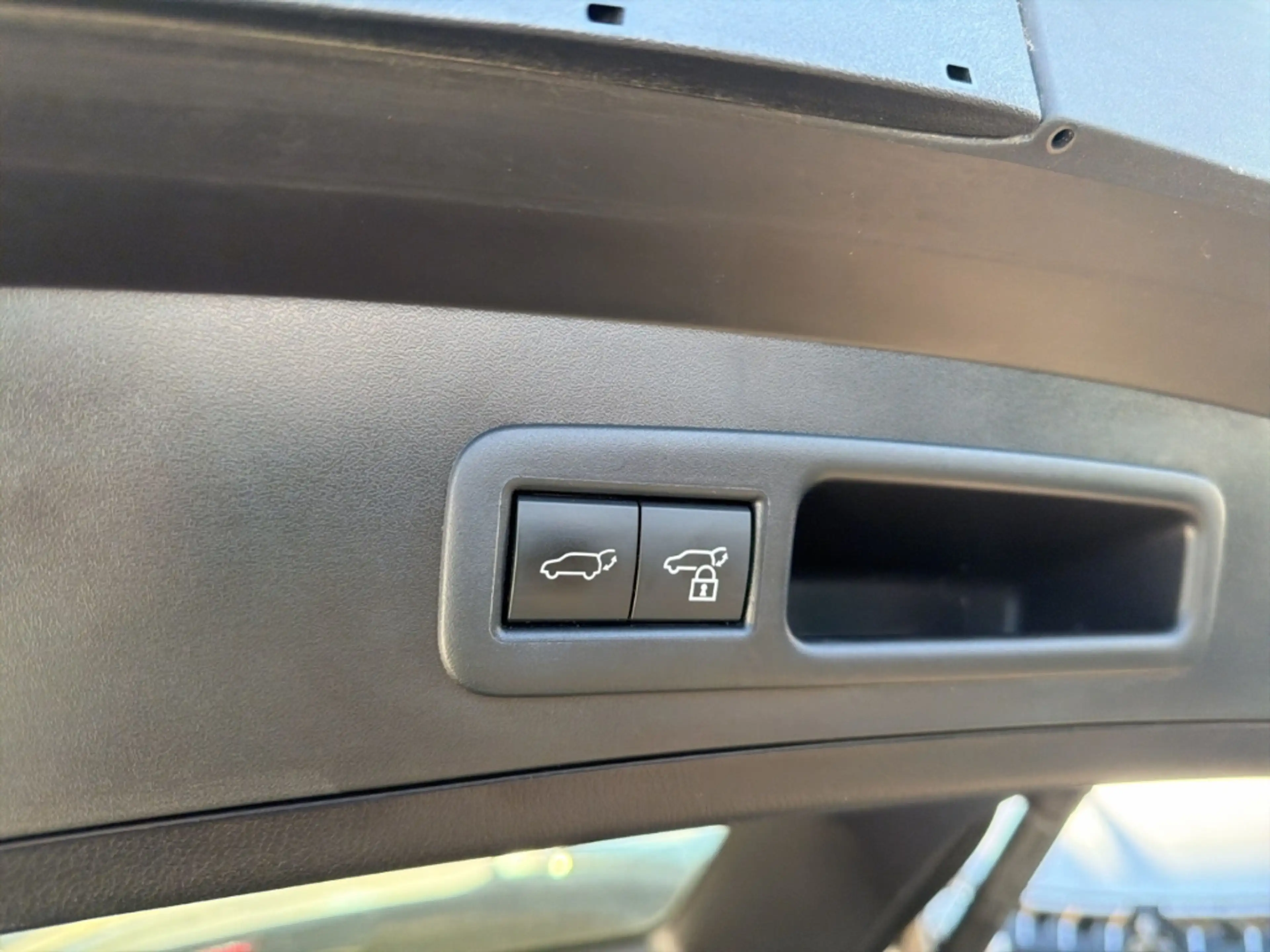 Lexus UX 300e Luxury Head-Up Kamera Navi Leder Sitzklima — photo 26