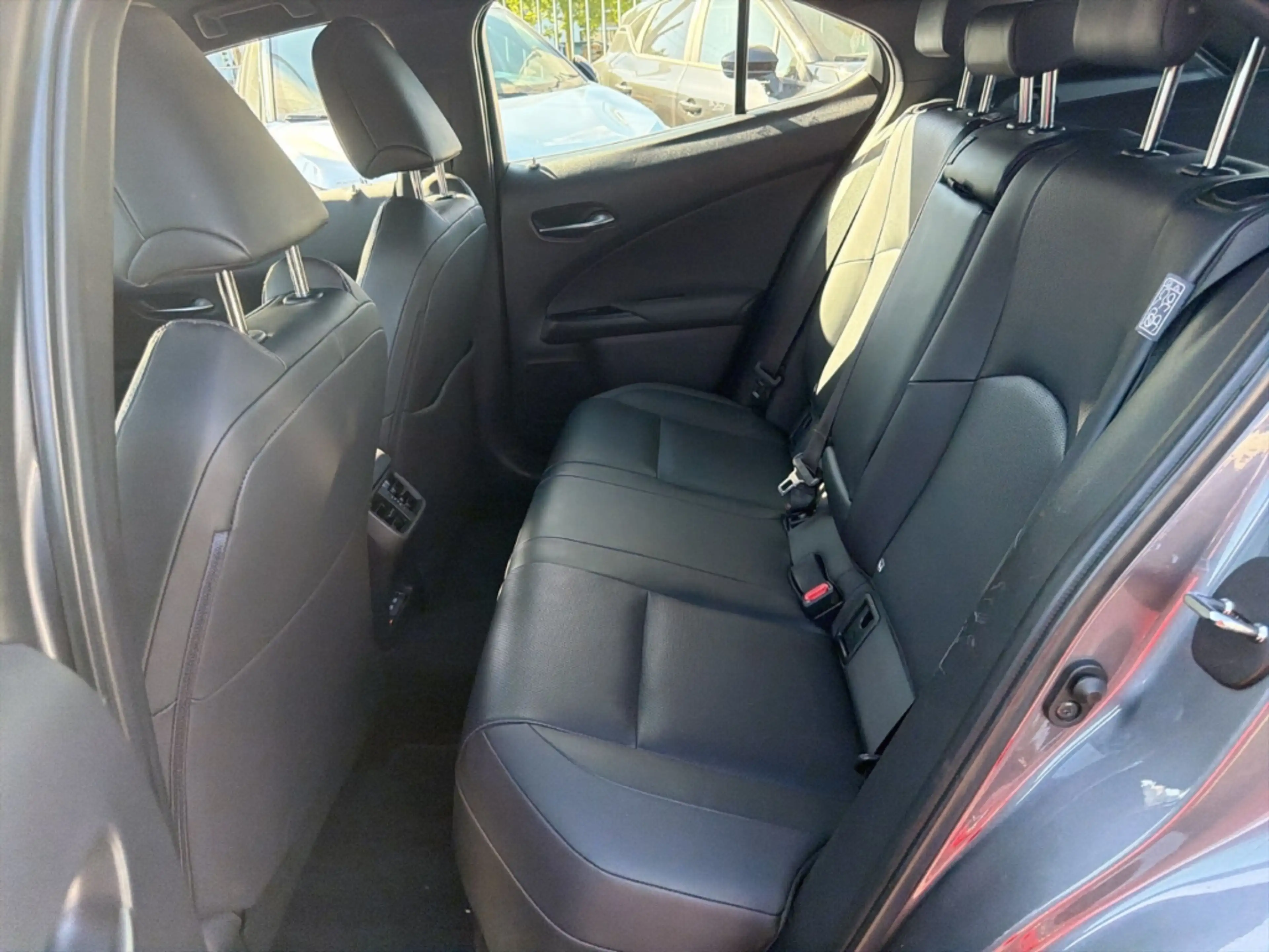 Lexus UX 300e Luxury Head-Up Kamera Navi Leder Sitzklima — photo 24