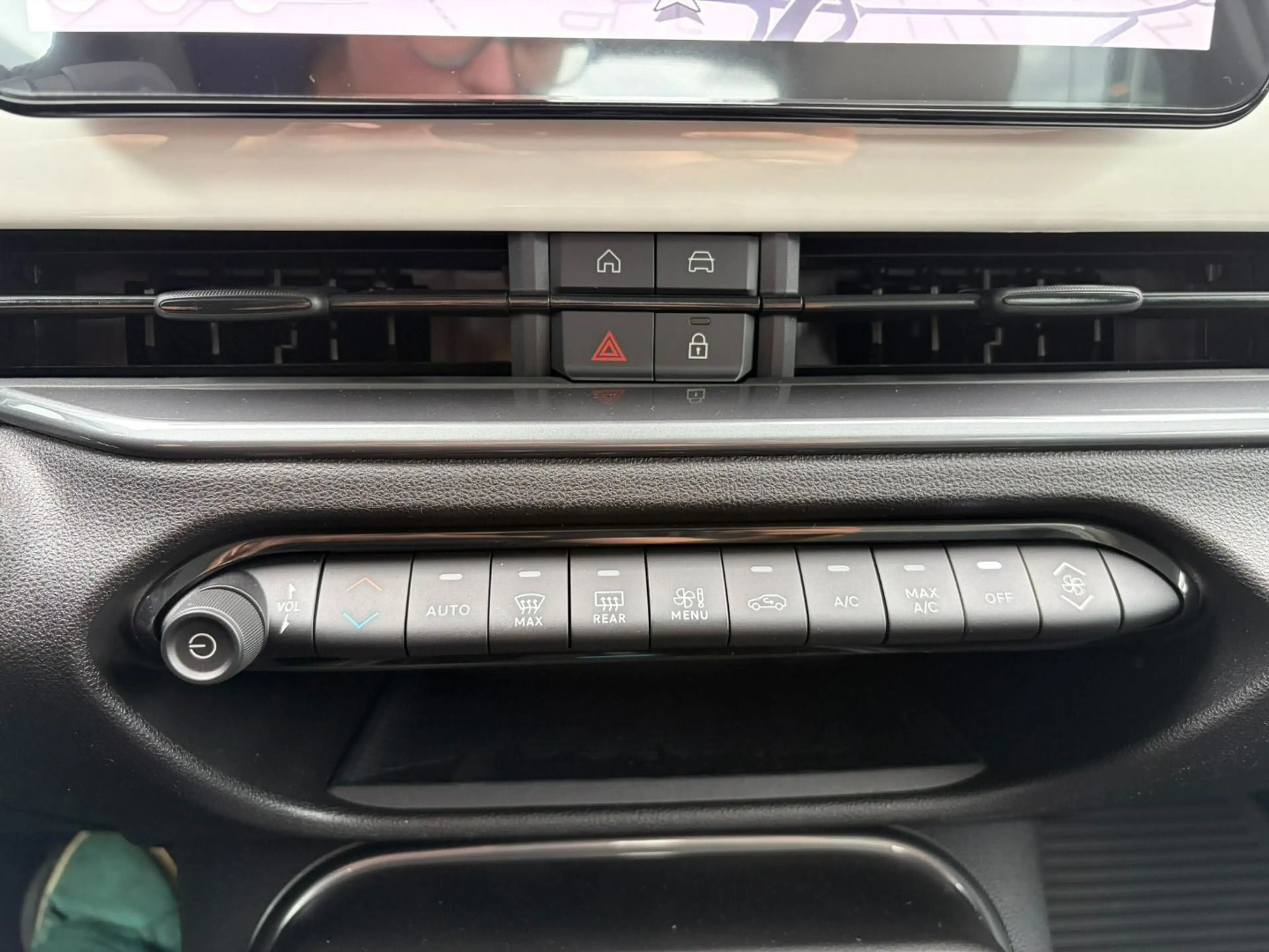 Fiat 600 Hybrid MY25 ICON T-Gen3 110 — photo 15