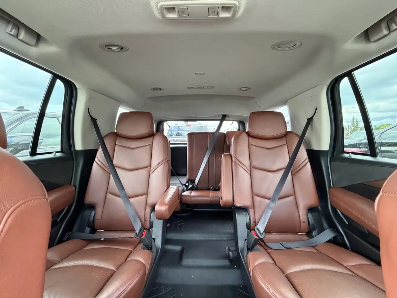 Cadillac Escalade снимка Cadillac Escalade