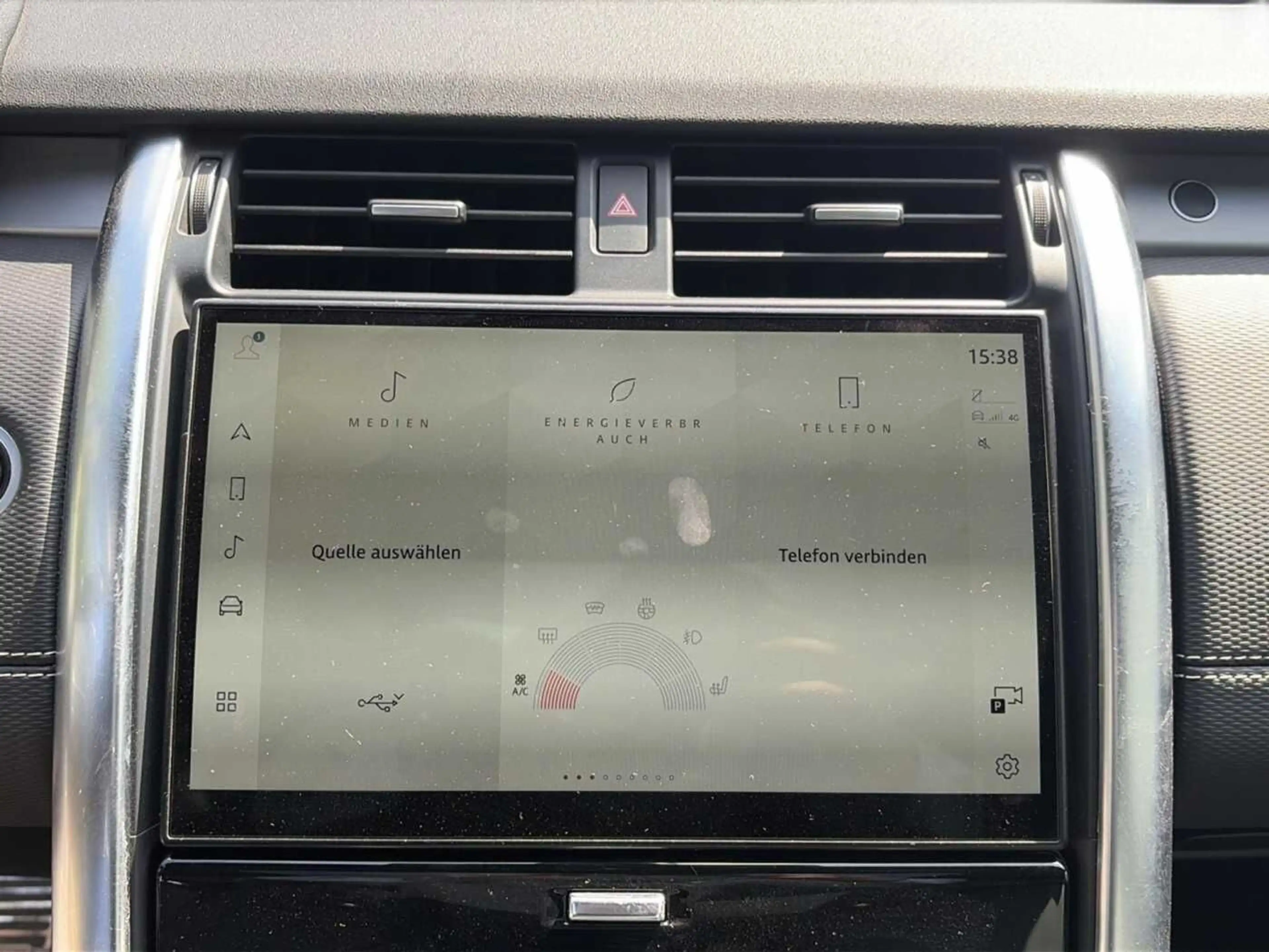 Land Rover Discovery D300 R-Dyn. HSE AHK|Pano — photo 12