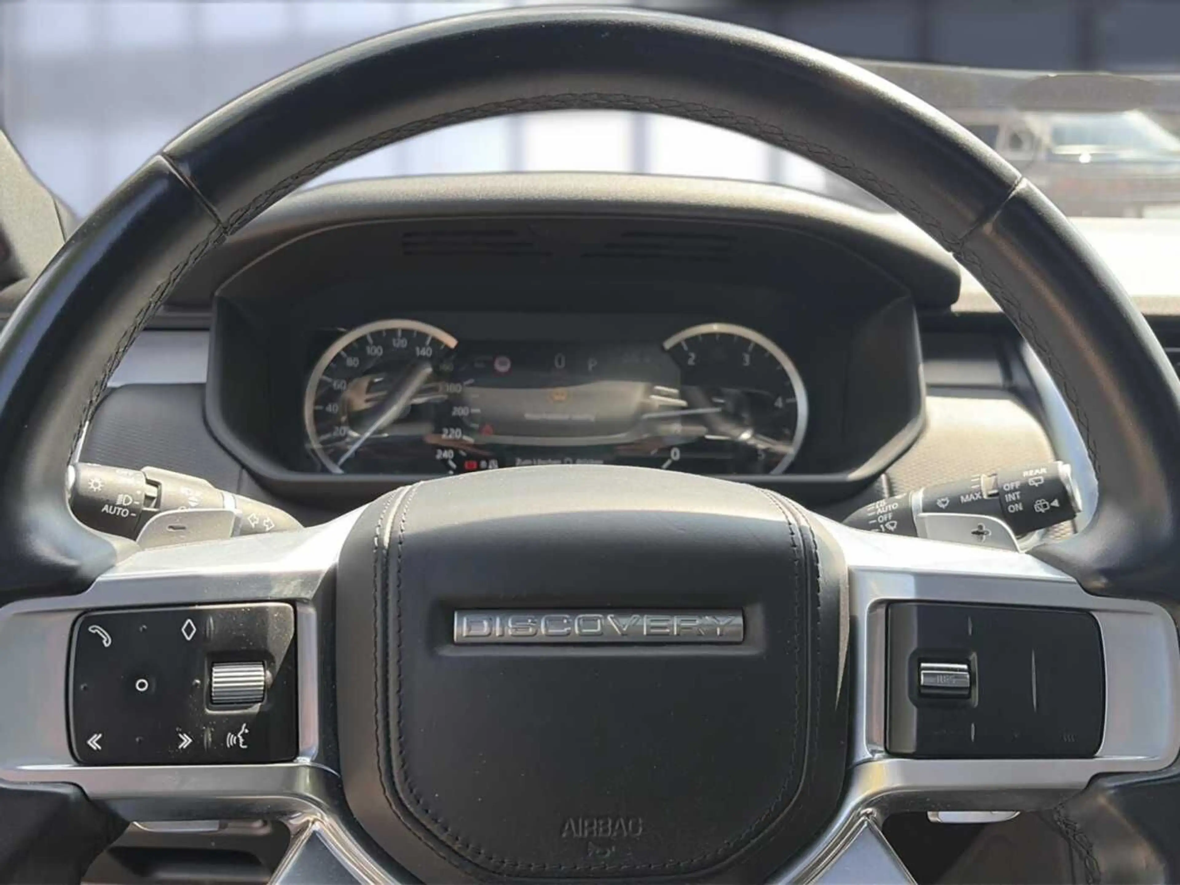 Land Rover Discovery D300 R-Dyn. HSE AHK|Pano — photo 11