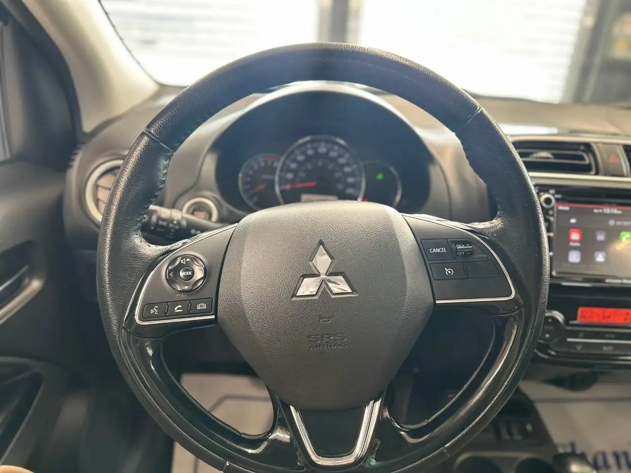 Mitsubishi Mirage снимка Mitsubishi Mirage