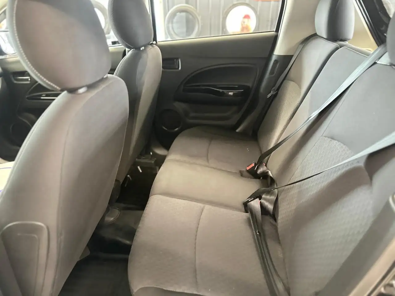 Mitsubishi Mirage снимка Mitsubishi Mirage