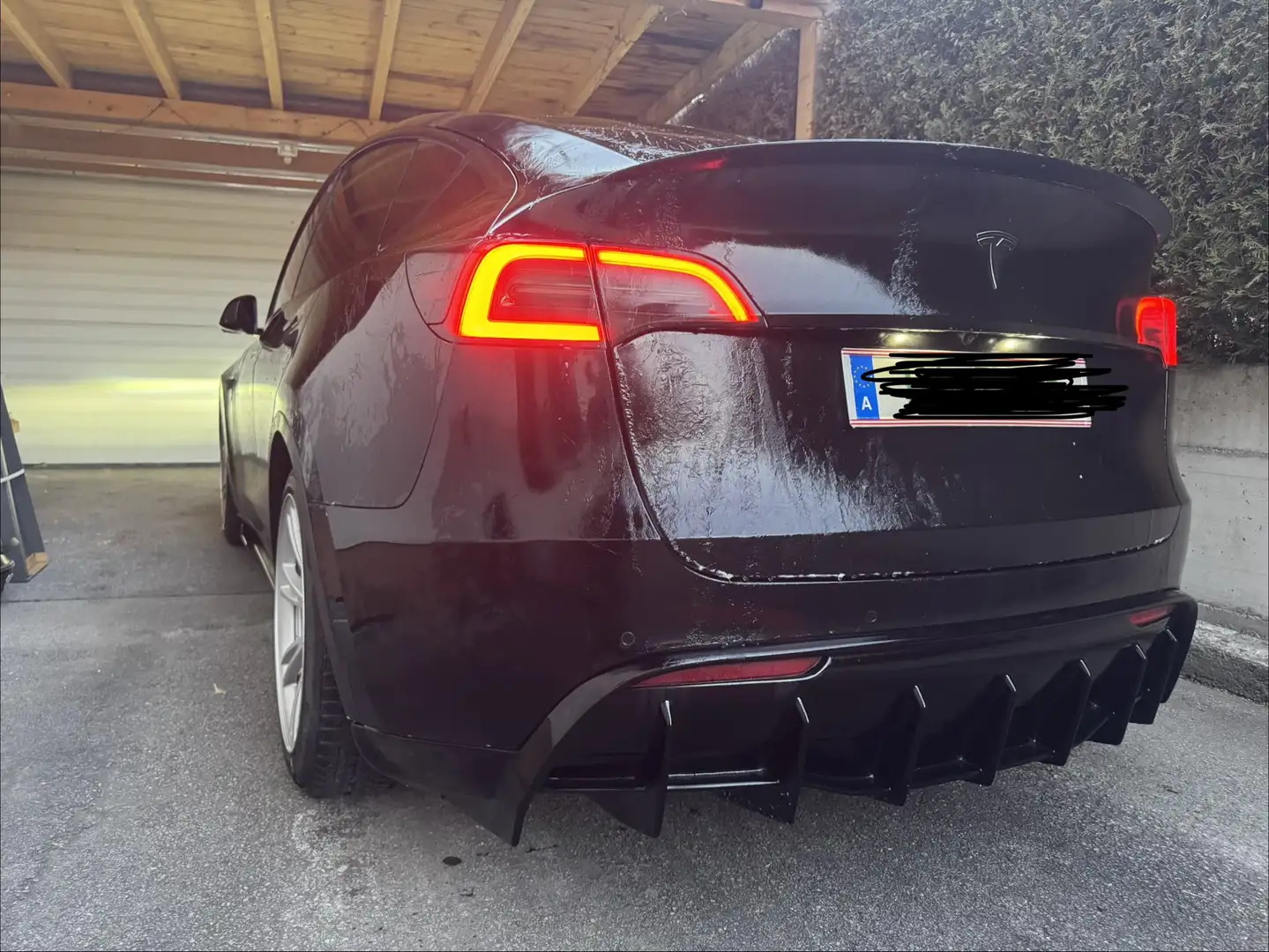 Tesla Model Y Long Range AWD 75kWh Schwarz - 2