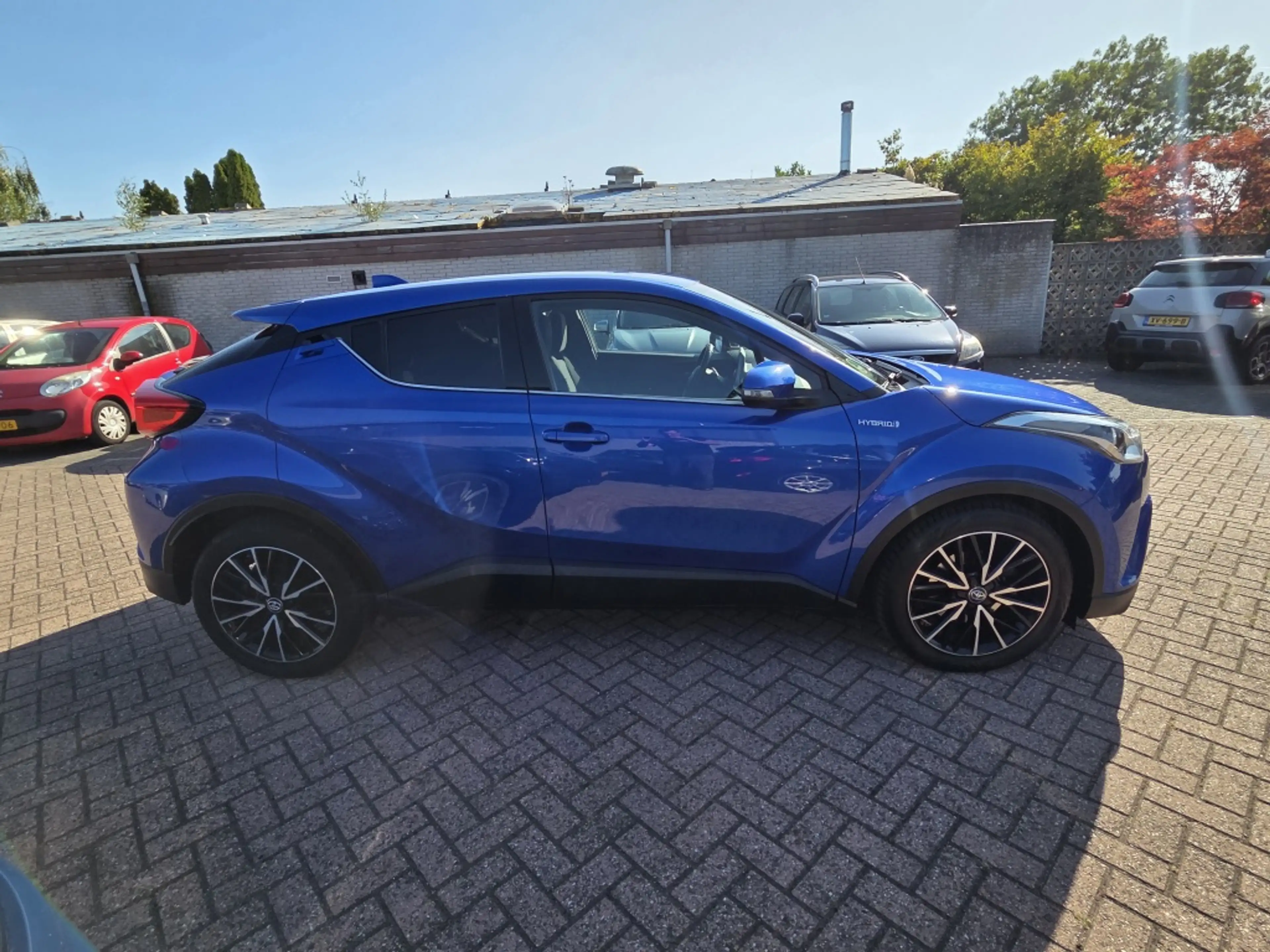 Toyota C-HR 1.8 Hybrid Dynamic — photo 4
