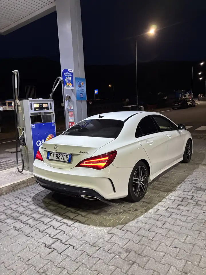 Mercedes-Benz CLA 200
