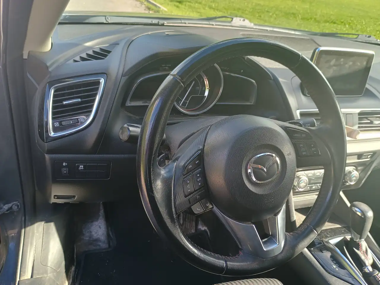 Mazda 3 снимка Mazda 3