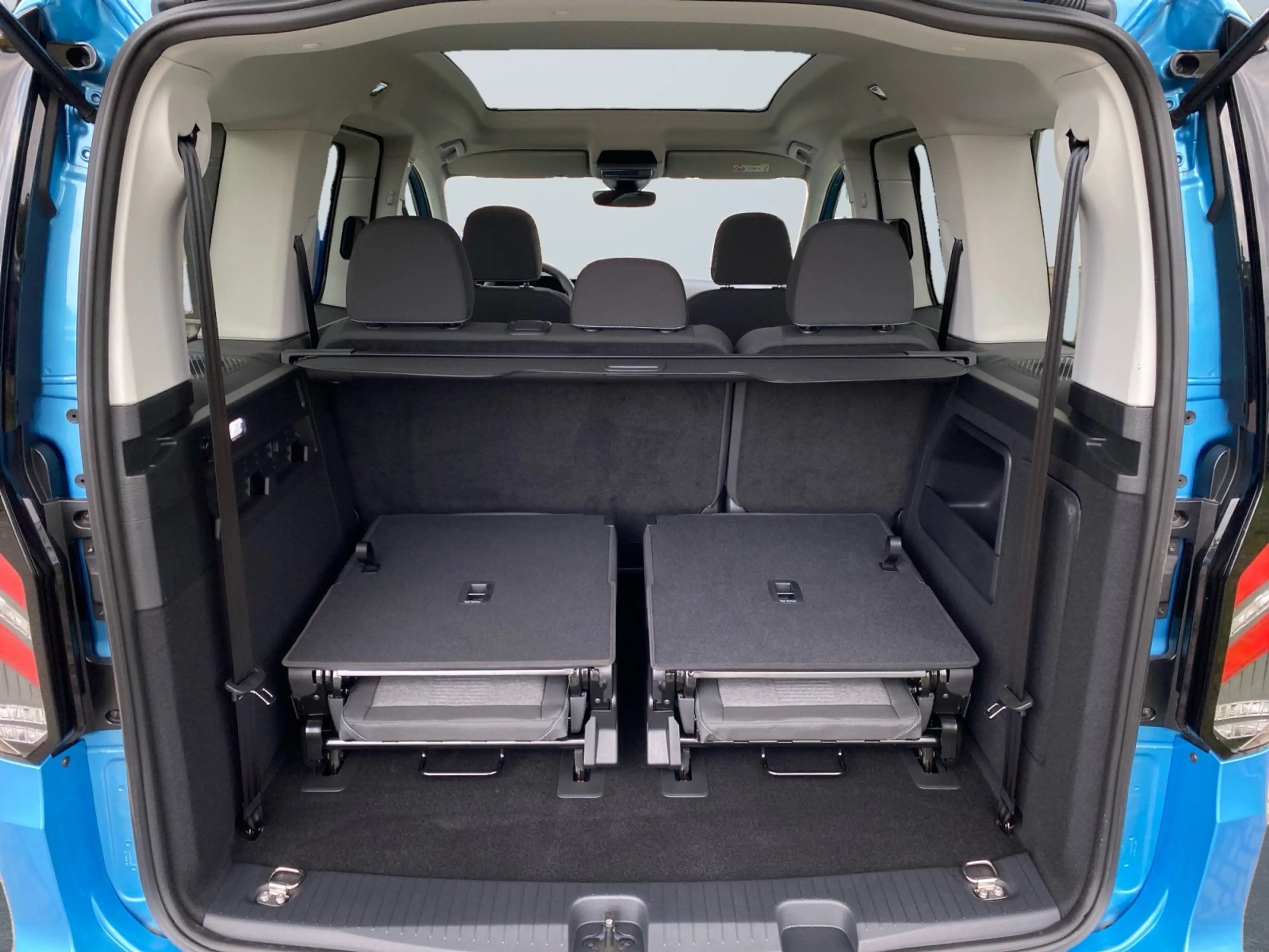 Ford Tourneo Connect Active 2.0 ACC+PDC+KAM+NAVI — photo 14