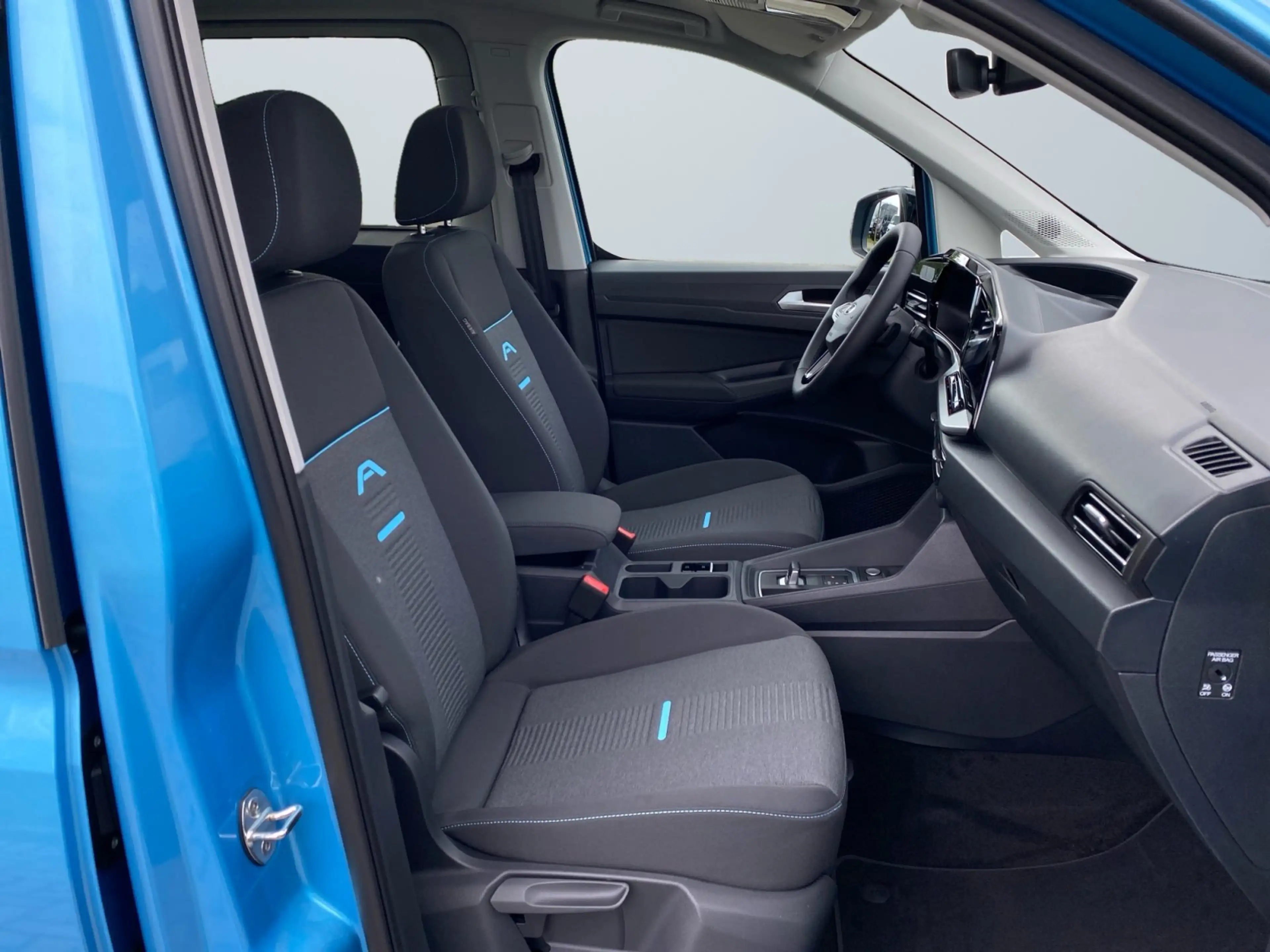 Ford Tourneo Connect Active 2.0 ACC+PDC+KAM+NAVI — photo 10