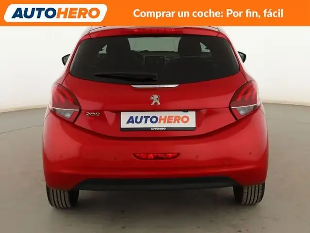 Peugeot 208 view 5