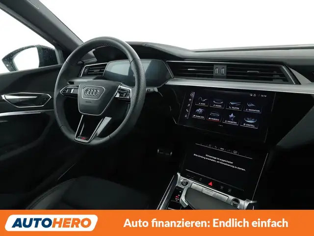 Audi Q8 view 13