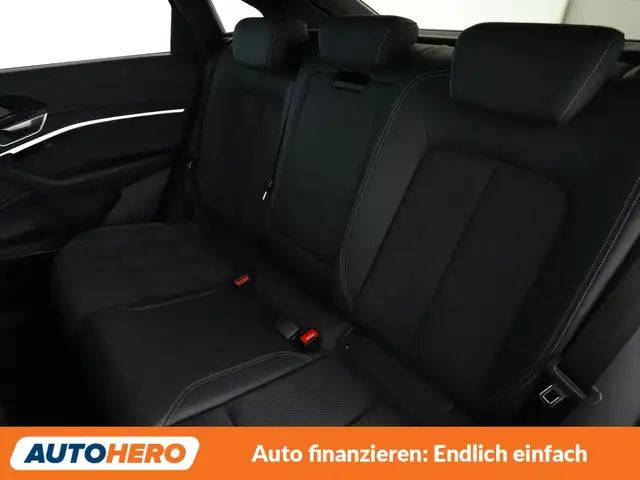 Audi Q8 view 14