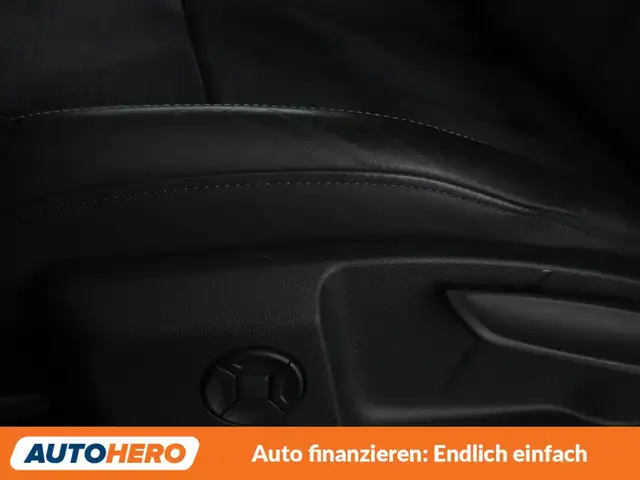 Audi Q8 view 30