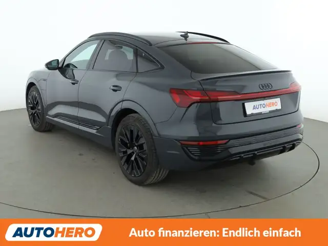 Audi Q8 view 4