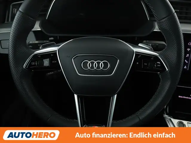 Audi Q8 view 19