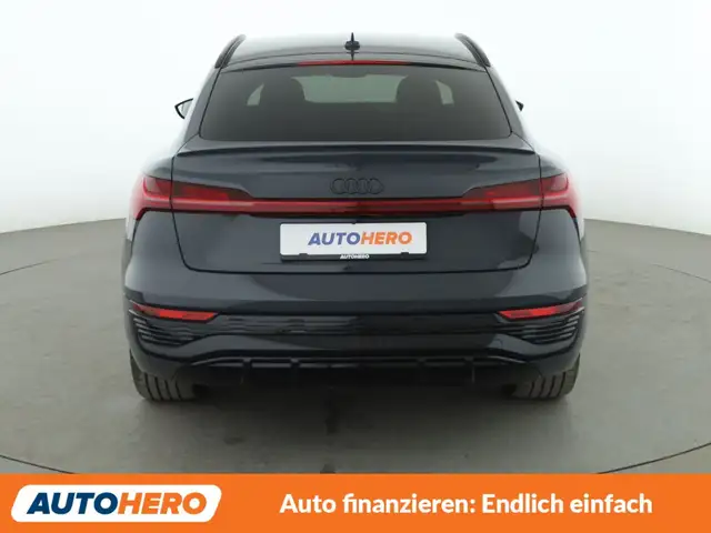 Audi Q8 view 5