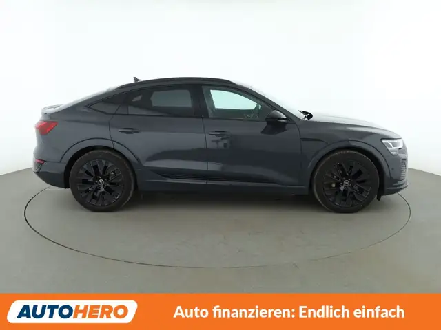 Audi Q8 view 7