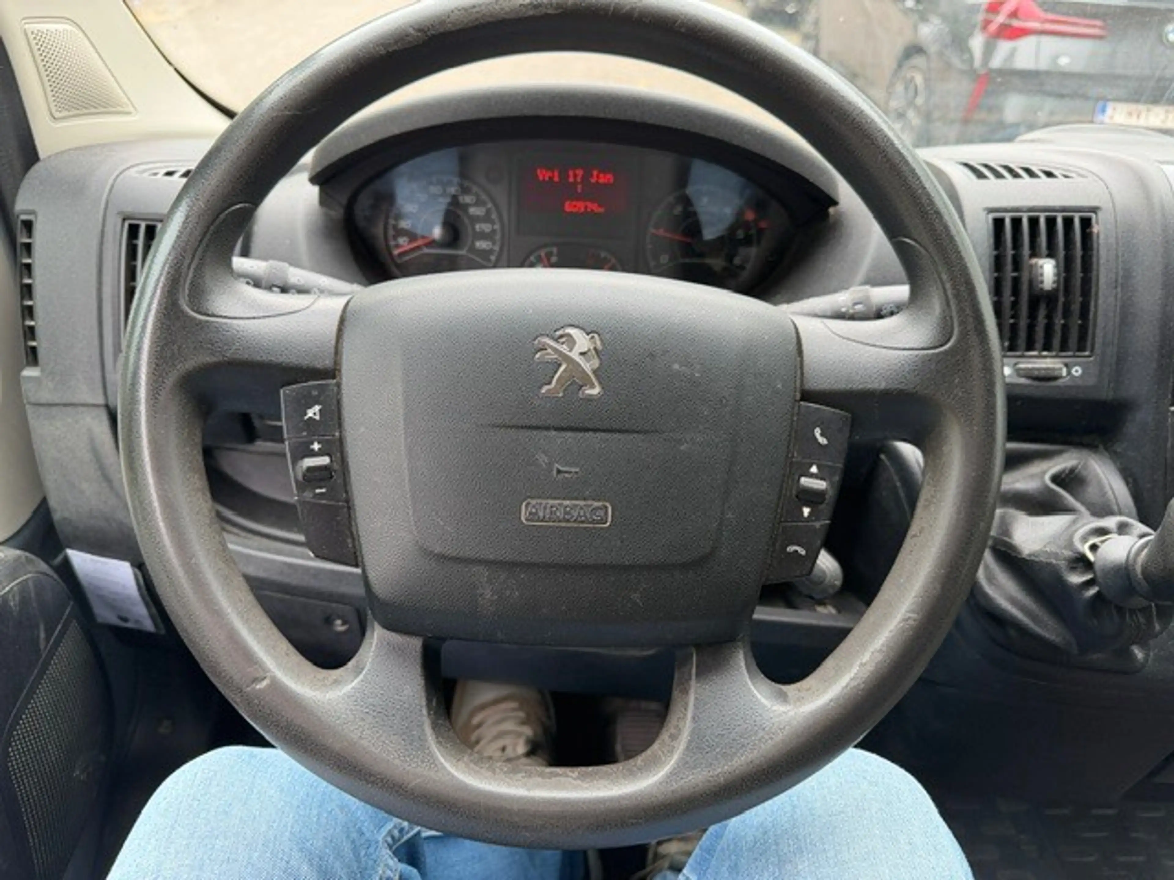 Peugeot Boxer 2.2 HDi L2H2 Pro — photo 13