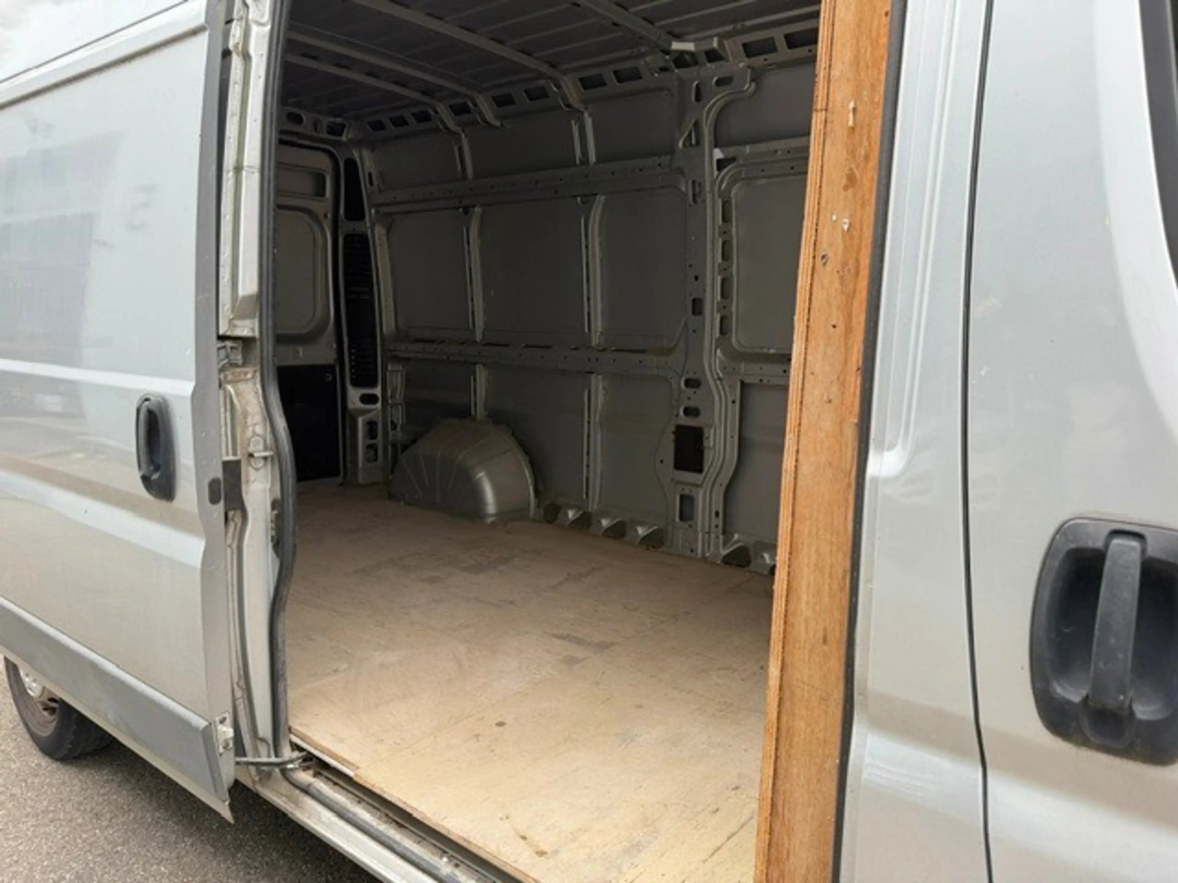 Peugeot Boxer 2.2 HDi L2H2 Pro — photo 8