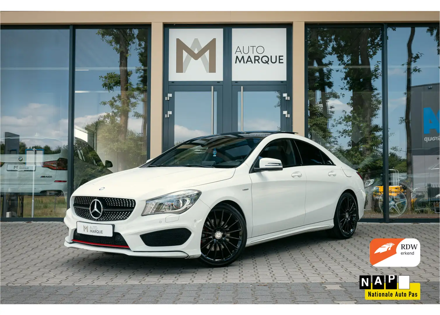 Mercedes-Benz CLA 250 Aut. 211PK Sport Ambition AMG | Panoramadak | 19" Bianco - 1
