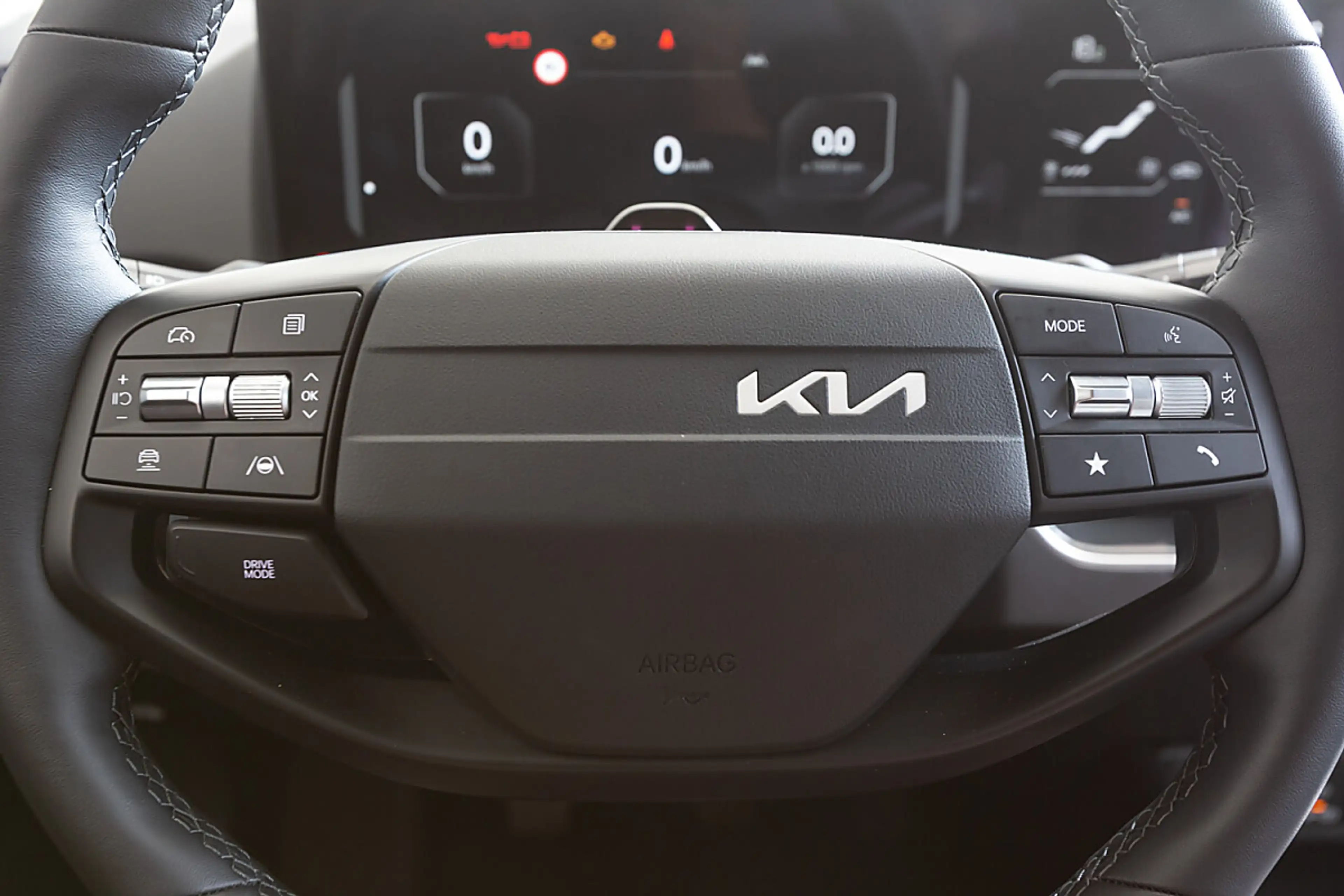 Kia K4 1,0 TGDI 48V Silber — photo 6