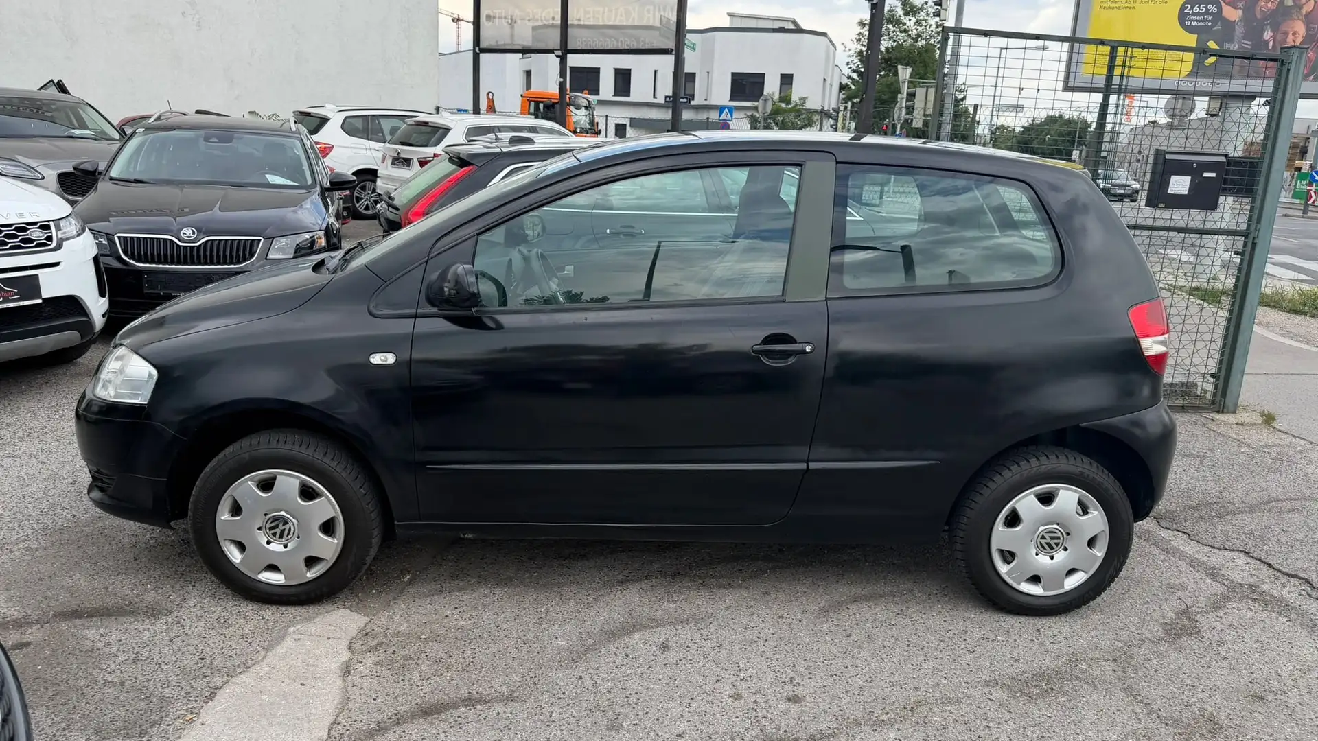 Volkswagen Fox 1,2 kleiner 2Türer mit 4 Sitzen Schwarz - 2