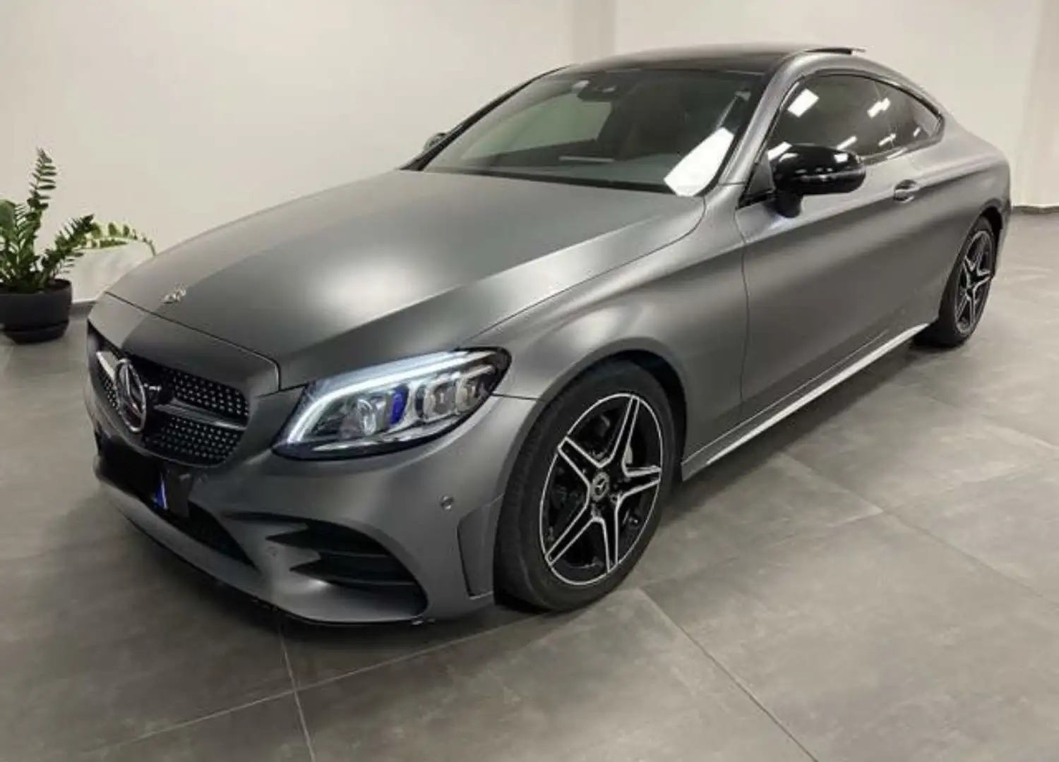 Mercedes-Benz C 220 d Coupe 9G-TRONIC AMG Line - 1