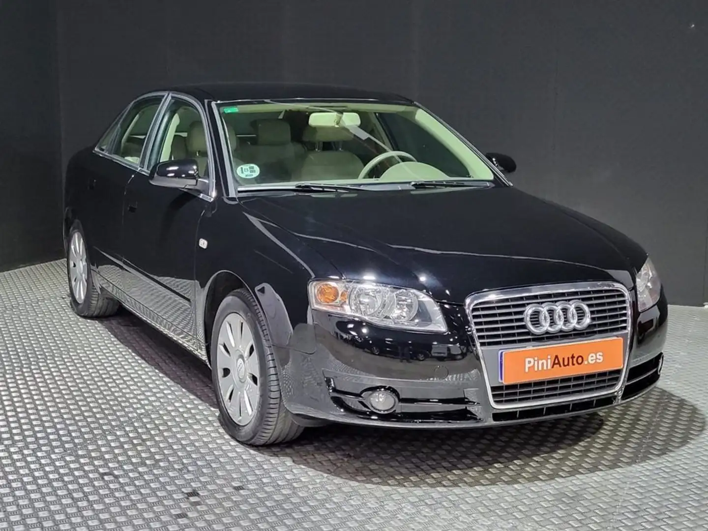 Audi A4 2.0 TDI 140cv Noir - 2