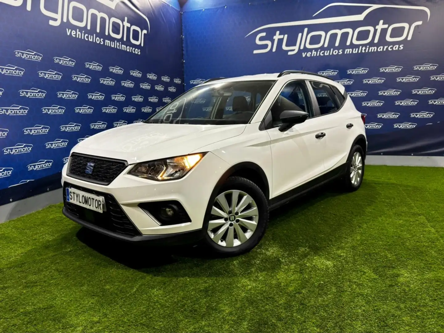 SEAT Arona 1.6TDI CR S&S Style 95 Blanco - 1