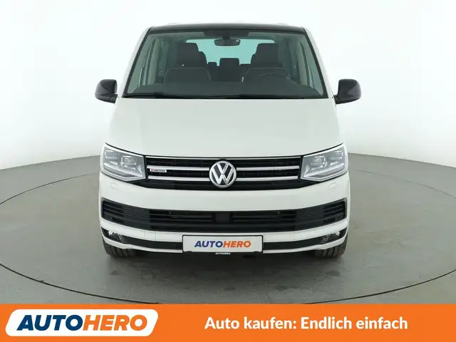 Volkswagen Multivan view 9