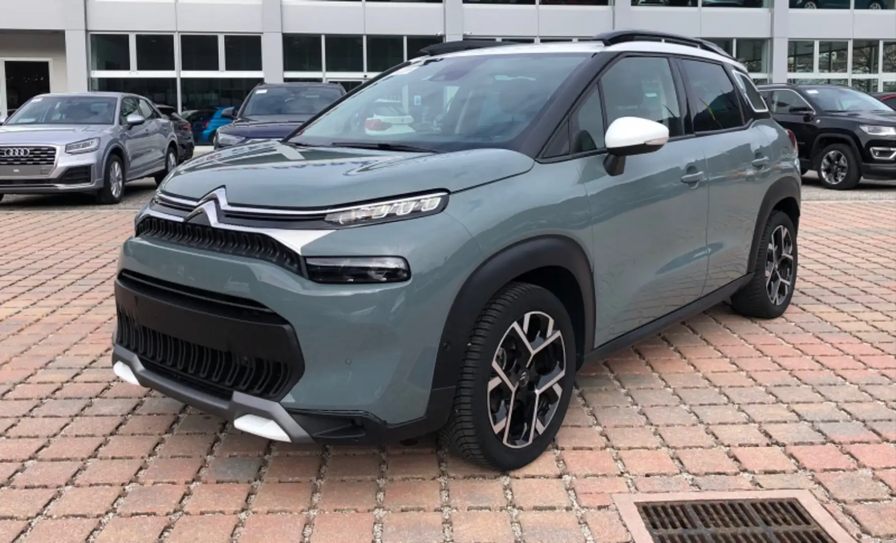 Citroen C3 Aircross PureTech 110 S&S Shine Grigio - 2