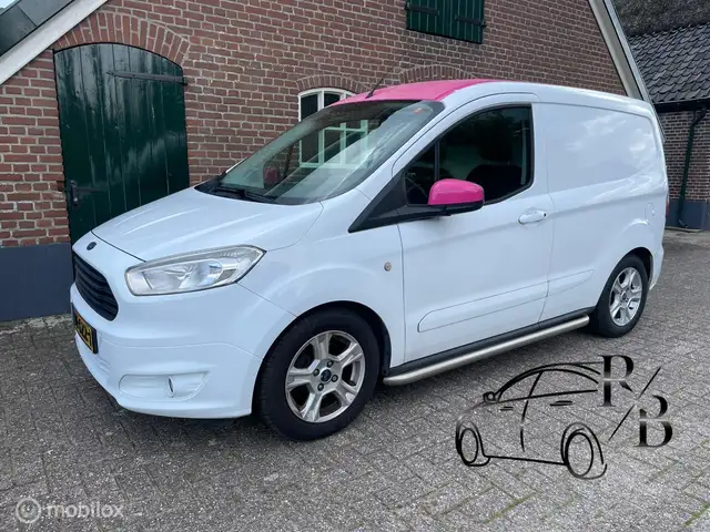 Ford Transit Courier 1.5 TDCI Trend AC LEES TEKST!!!!!