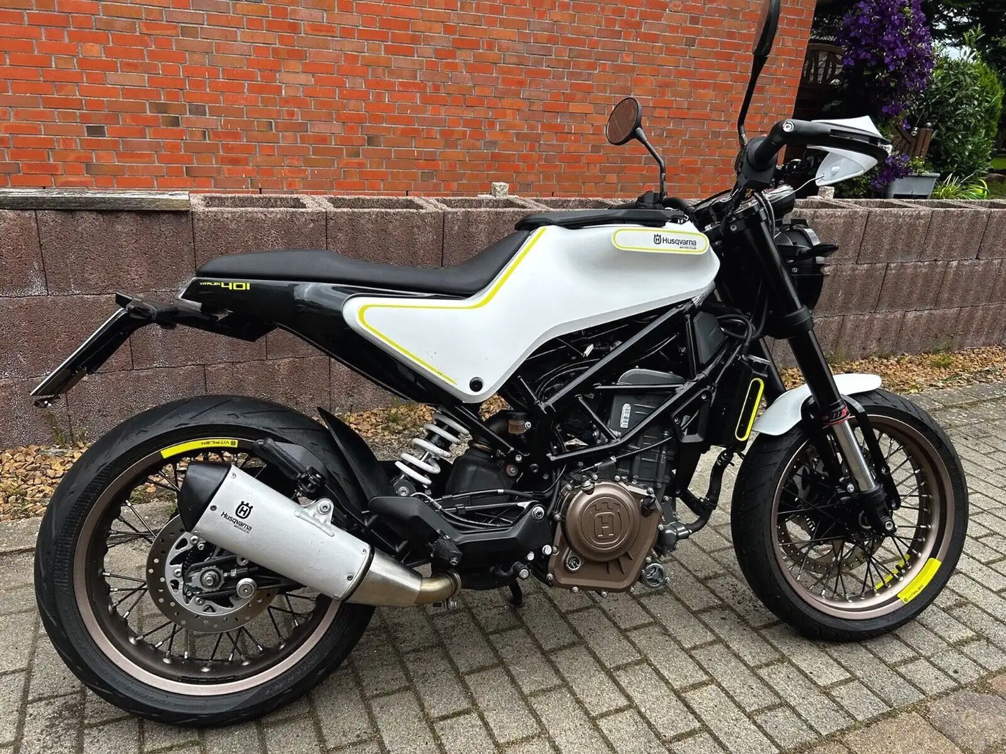 Husqvarna Vitpilen 401 Biały - 1