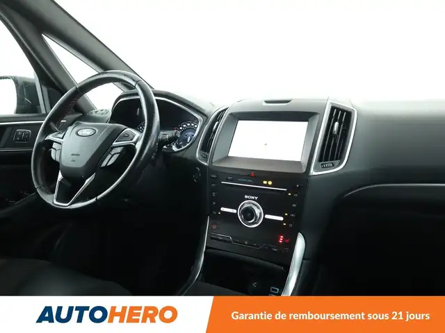 Ford S-Max view 13