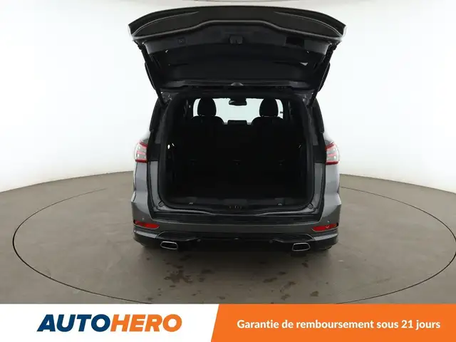 Ford S-Max view 17