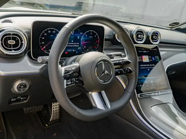 Mercedes-Benz C-Class view 13