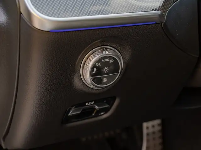 Mercedes-Benz C-Class view 14