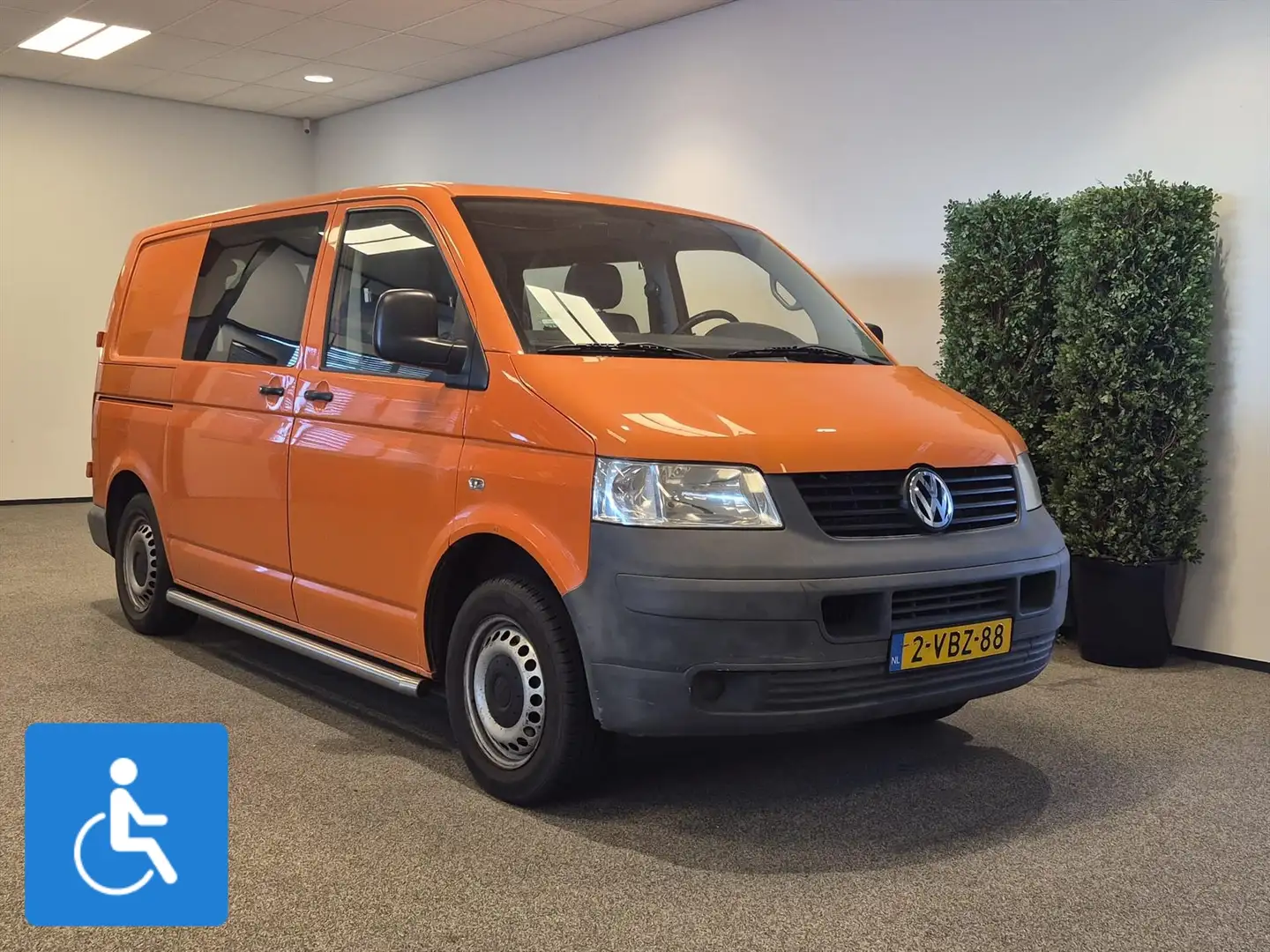 Volkswagen Transporter L1H1 Rolstoelbus 5+1 Oranje - 1