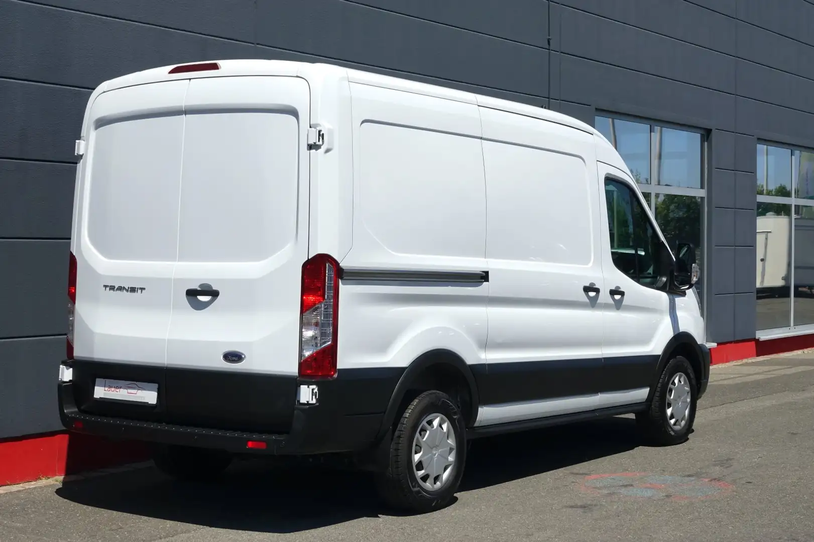 Ford Transit FT 2.0 TDCi 350 L2H2 Trend FWD PDC Klima Weiß - 2