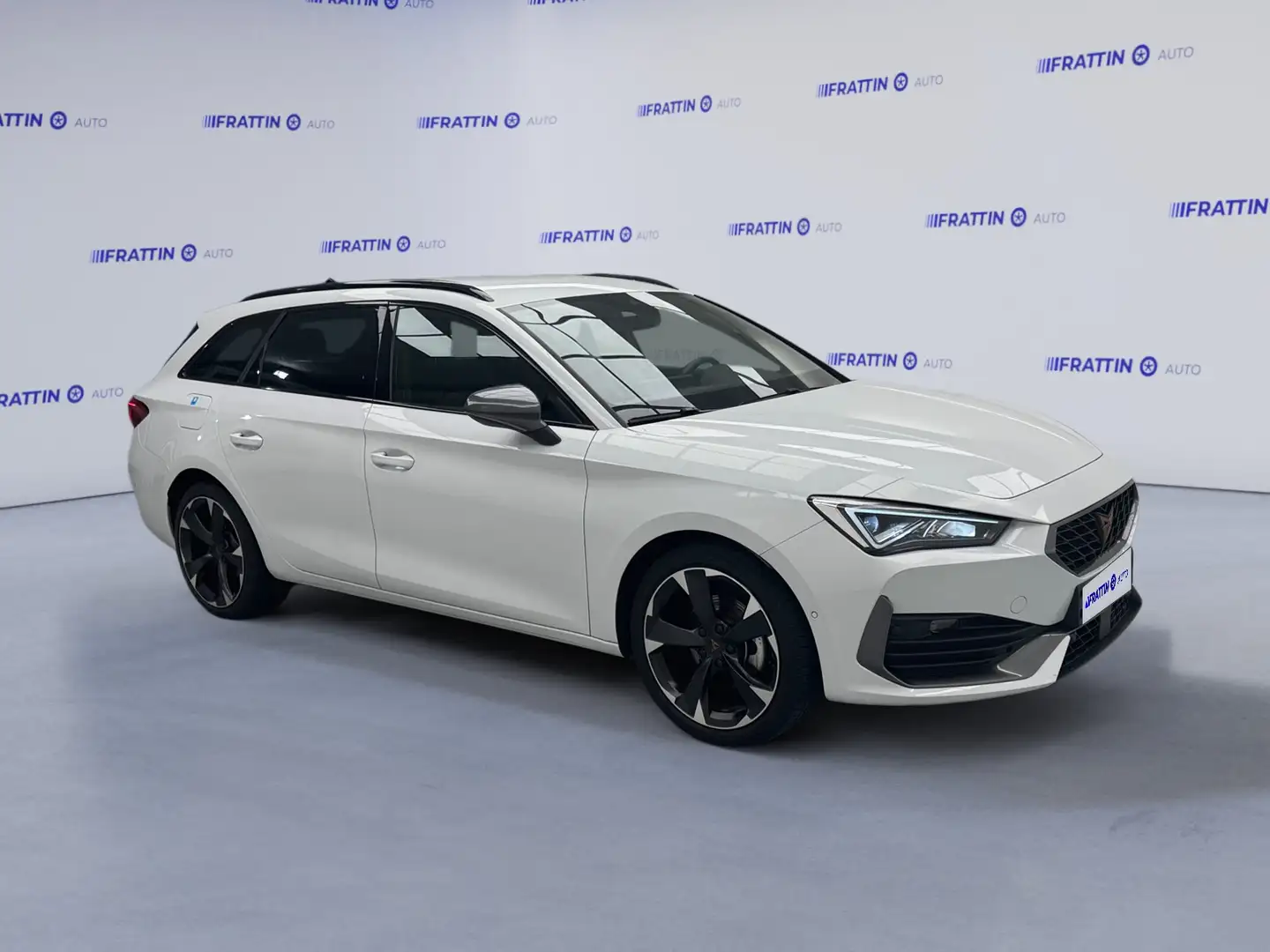 CUPRA Leon Sportstourer 1.5 Hybrid 150 CV DSG Bianco - 2