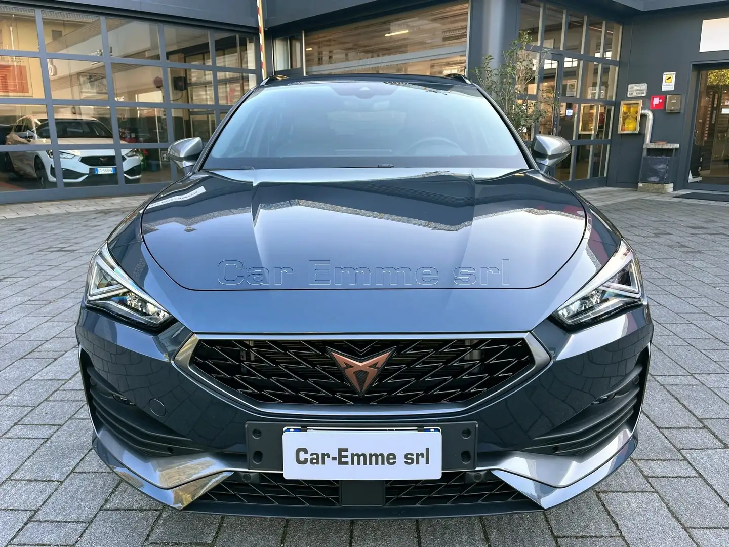 CUPRA Leon Sportstourer 1.5 hybrid 150cv dsg Gris - 2